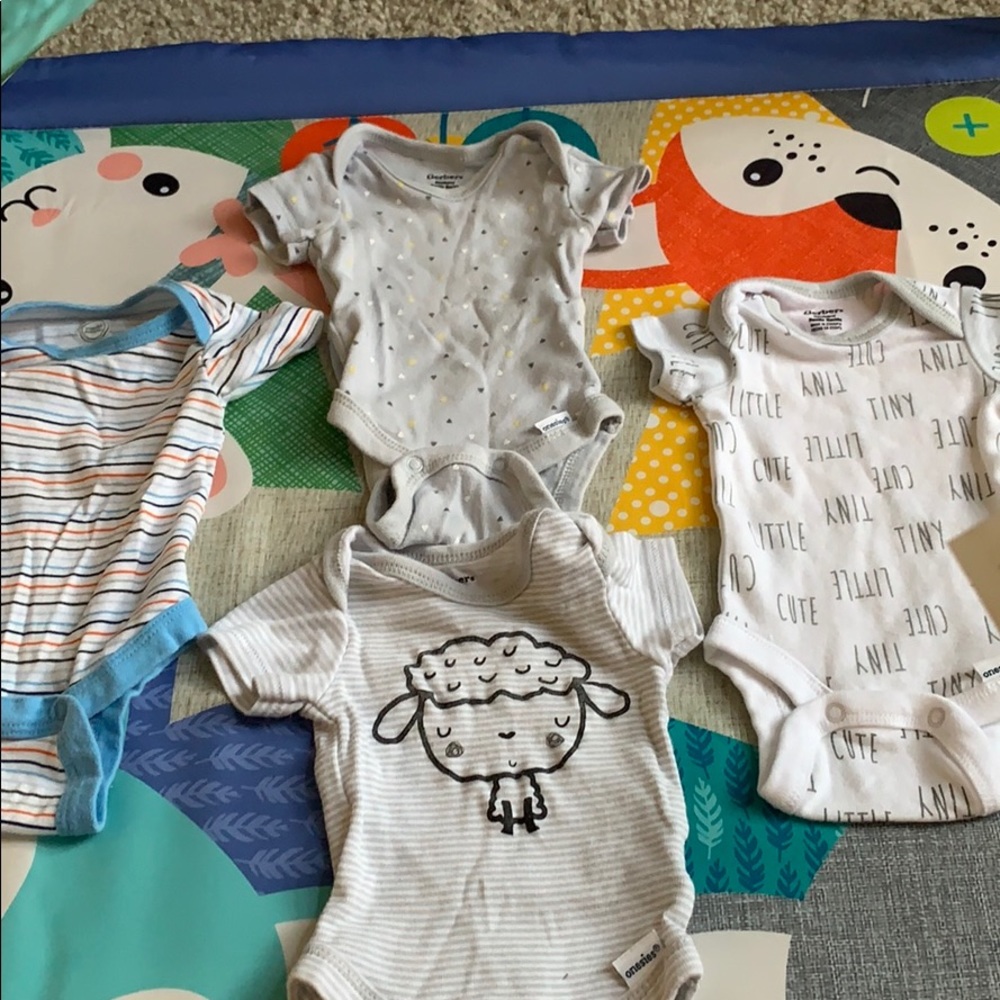 4 BABY ONESIES FOR $8 || NEWBORN